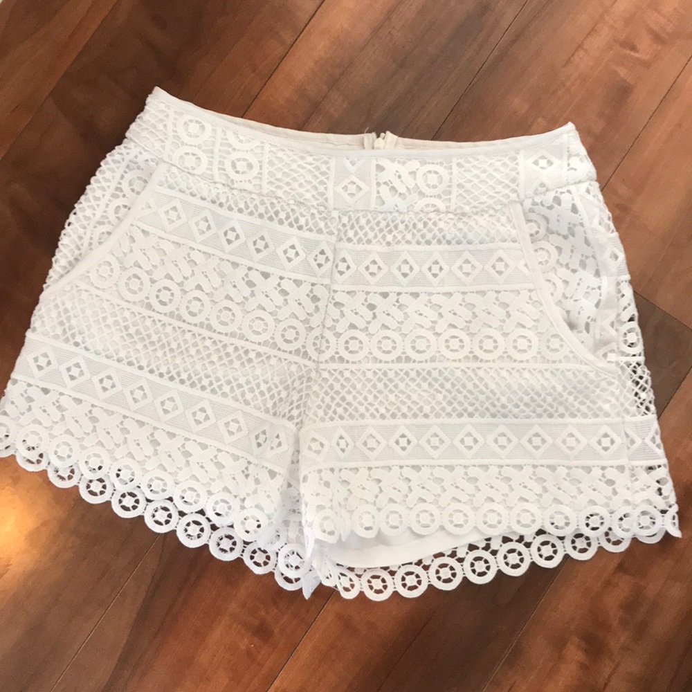 Monteau Los Angeles Lace Shorts - Size M Crochet Eyelet White
